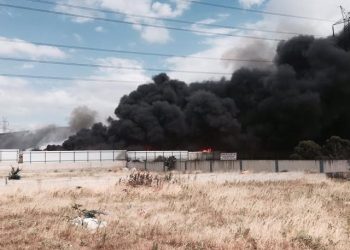 Σύλληψη για την πυρκαγιά που ακόμα καίει στον Ασπρόπυργο