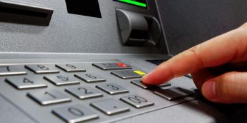Греция: Туристы из России не имеют проблем со снятием наличных