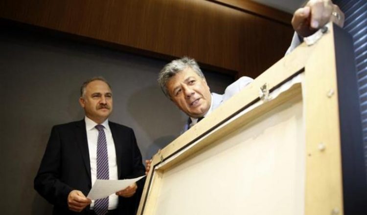 Κοριούς… κόλλησε το CHP στην Τουρκία