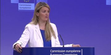 Η Κομισιόν κλείνει το μάτι στην Τουρκία για τα «κλειδωμένα» κεφάλαια