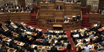 Δημοσκόπηση: Υπέρ ενός δημοψηφίσματος για το Σκοπιανό οι Έλληνες