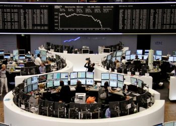 Το Δημόσιο άντλησε 2,5 δισ. ευρώ από το 15ετές ομόλογο