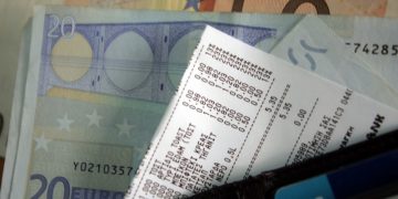Το κράτος χρωστάει πάνω από 860 εκατ. ευρώ σε επιστροφές ΦΠΑ
