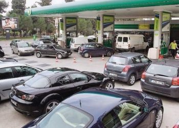 Προβλήματα στην τροφοδοσία καυσίμων λόγω έλλειψης μετρητών