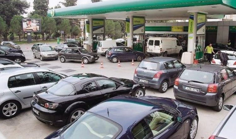 Προβλήματα στην τροφοδοσία καυσίμων λόγω έλλειψης μετρητών