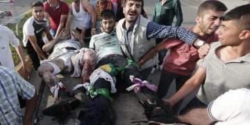 Τουλάχιστον 2 νεκροί και πάνω από 100 τραυματίες στη συγκέντρωση του HDP