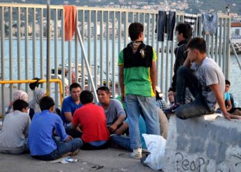 Εξέγερση μεταναστών και προσφύγων σε καταυλισμό της Μυτιλήνης