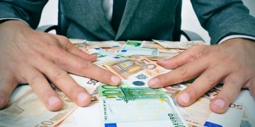 Πώς θα ανιχνεύονται τα αδήλωτα εισοδήματα