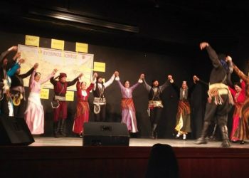 «Αναστορώ κι' αροθυμώ» – Η παράσταση που ζωντάνεψε τον Πόντο στην Καβάλα (βίντεο)