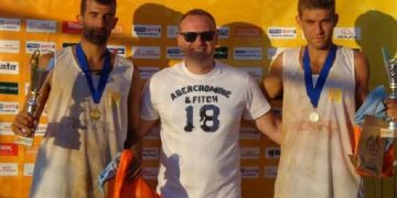Δύσκολο αγώνα δίνουν οι αθλητές Καββαδάς και Αλεξιάδης
