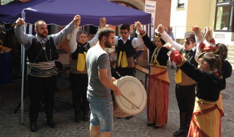 Аромат Греции и Понта на улицах Германии (видео)