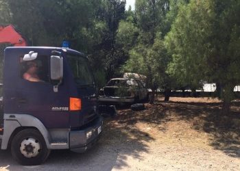 Γυναίκα με περούκα και όπλο λήστεψε τράπεζα μέσα στο «Σωτηρία»