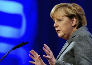 Меркель хочет договориться с Грецией до открытия финрынков 29 июня