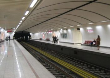Στάση εργασίας στο Μετρό το πρωί της Παρασκευής