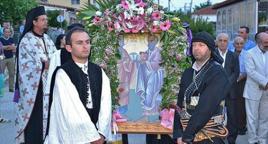 Понтийцы в Крестном ходе в день Святых Апостолов Петра и Павла