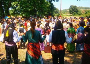 Η κόρ' επήεν 'ς σο παρχάρ' - Media Gallery