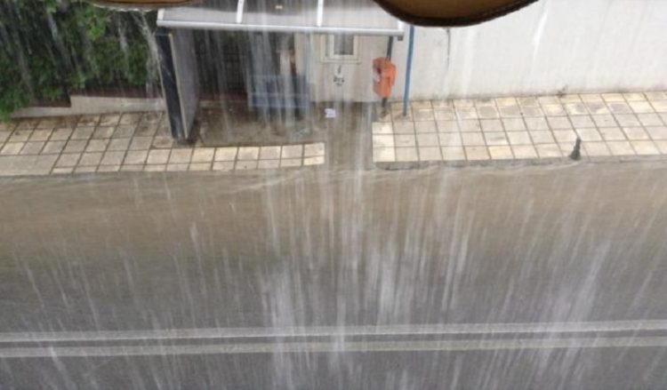 Γερά μπουρίνια αναστάτωσαν τη Θεσσαλονίκη