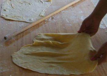 Έμαθαν στις νεότερες να φτιάχνουν ποντιακά ψαθύρια