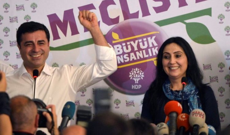 Οι Κούρδοι «εκτέλεσαν» το όνειρο του σουλτάνου Ερντογάν