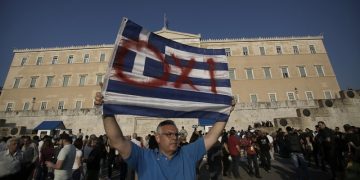 Μεγάλες συγκεντρώσεις υπέρ του «Όχι» στο δημοψήφισμα (φωτο)