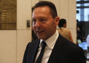 Η Ζωή καλεί Στουρνάρα στη Βουλή για τη Siemens