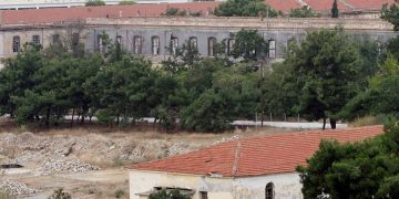 Κλοπές και δολιοφθορές στα πρώην στρατόπεδα Καρατάσιου και  Παύλου Μελά