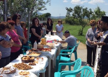 Αναβίωσε το ταφικό έθιμο στο Θρυλόριο την ημέρα του Αγίου Πνεύματος