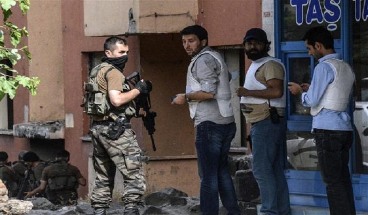 Χαμός στην Τουρκία: Τρεις νεκροί σε επεισόδια!