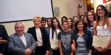 Βραβεύτηκαν 15χρονοι μαθητές σε διαγωνισμό για τη Μακεδονία (φωτο)
