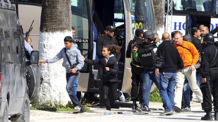 Πολύνεκρη τρομοκρατική επίθεση σε ξενοδοχεία της Τυνησίας