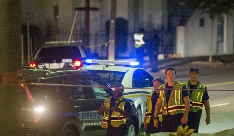 Μακελειό με 9 νεκρούς σε εκκλησία στις ΗΠΑ (φωτο)