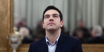 Der Spiegel: Ο Τσίπρας πανίσχυρος παρά τις κλειστές τράπεζες