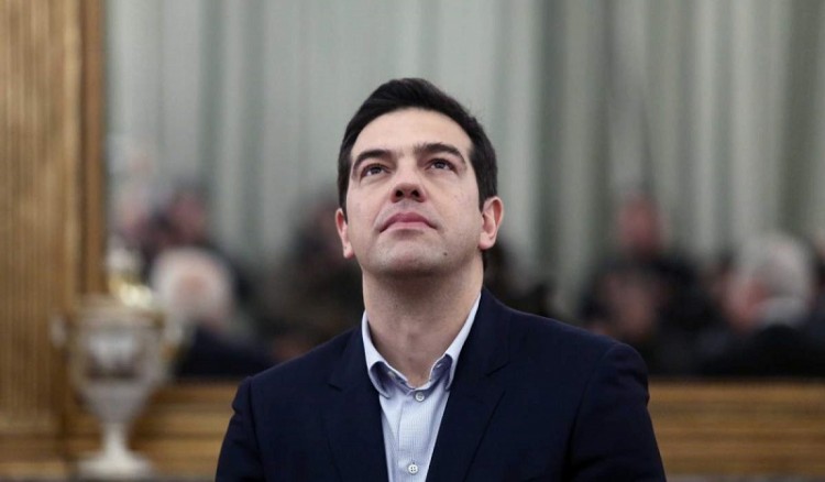 Der Spiegel: Ο Τσίπρας πανίσχυρος παρά τις κλειστές τράπεζες