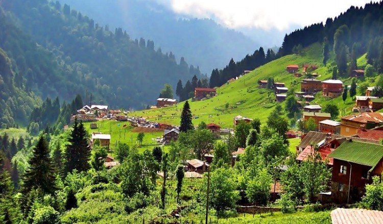 Εντυπωσιακή χιονοστιβάδα στα βουνά του Πόντου (βίντεο)