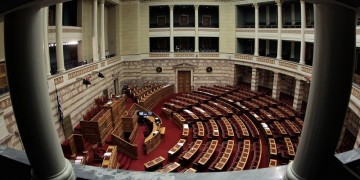Βουλή: Κατατέθηκε το σχέδιο νόμου για την προσχώρηση της πΓΔΜ στο ΝΑΤΟ