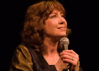 Разговор с Еленой Камбуровой о греках и о Греции