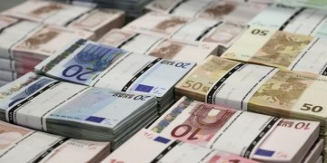Στα 16,75 δισ. ευρώ οι προσφορές για το 15ετές ομόλογο