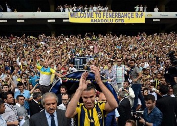 Πανικός στην Τουρκία για τον Φαν Πέρσι (Βίντεο-φωτο)
