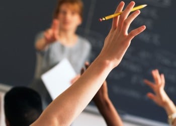 Χαμός στα φροντιστήρια με το 23% στον ΦΠΑ