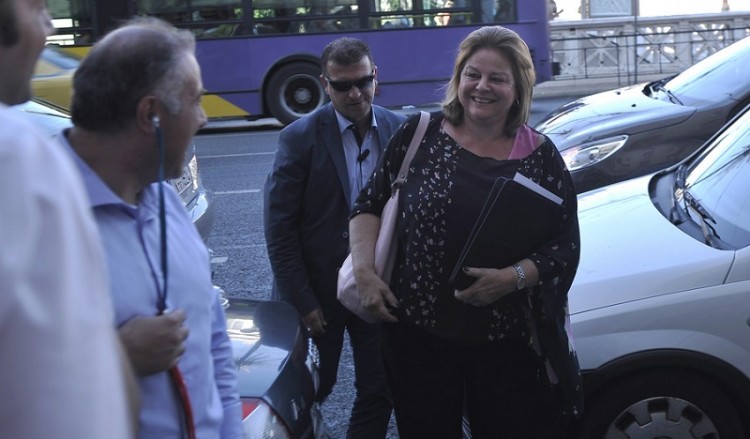 Στις αρχές του 2016 τοποθετείται τώρα η άρση των capital controls