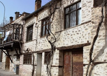Ακίνητα Ρωμιών και Αρμενίων στην Πόλη στο στόχαστρο συμμορίας