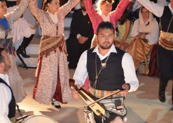 Οι Πόντιοι Ξάνθης... χόρεψαν τη Σάμο ποντιακά! (φωτο)