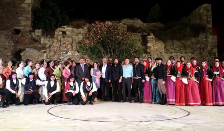 Πόντος και Κρήτη: Όταν οι λύρες ταξιδεύουν, το αποτέλεσμα είναι μεθυστικό (βίντεο)