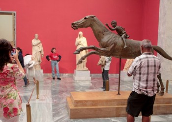 Αύξηση επισκεπτών και εισπράξεων στα μουσεία