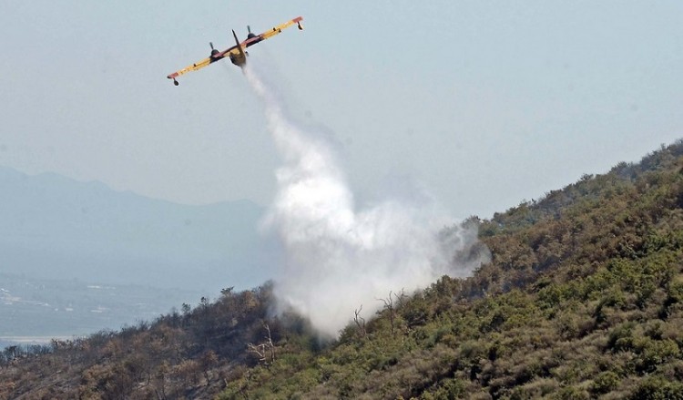 Σώοι οι πιλότοι του καναντέρ στη Λακωνία – Έκαναν αναγκαστική προσγείωση