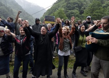 Αμφιλεγόμενα οδικά έργα στον Εύξεινο Πόντο για χάρη των Αράβων τουριστών