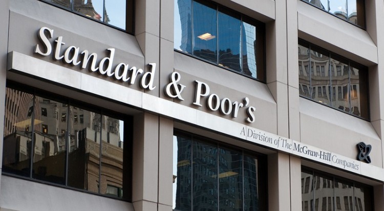 Standard & Poor's: Αναβάθμισε το κρατικό αξιόχρεο της Ελλάδας