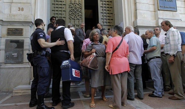 Capital controls σε δημοσίους υπαλλήλους και συνταξιούχους για... πάντα!