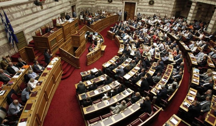 Ψηφίστηκε το νομοσχέδιο για τα ΜΜΕ