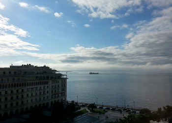 Θεσσαλονίκη: Οι στοές της Αριστοτέλους – Εκεί χτυπάει η καρδιά της πόλης